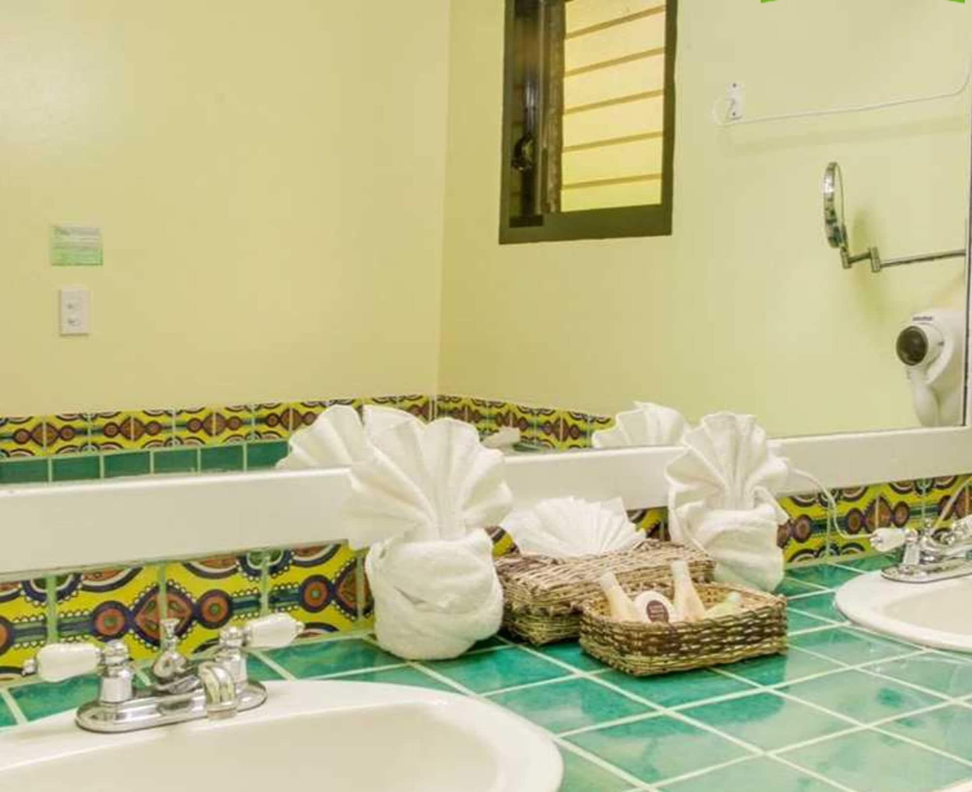 Robert'S Grove Beach Resort Placencia ภายนอก รูปภาพ