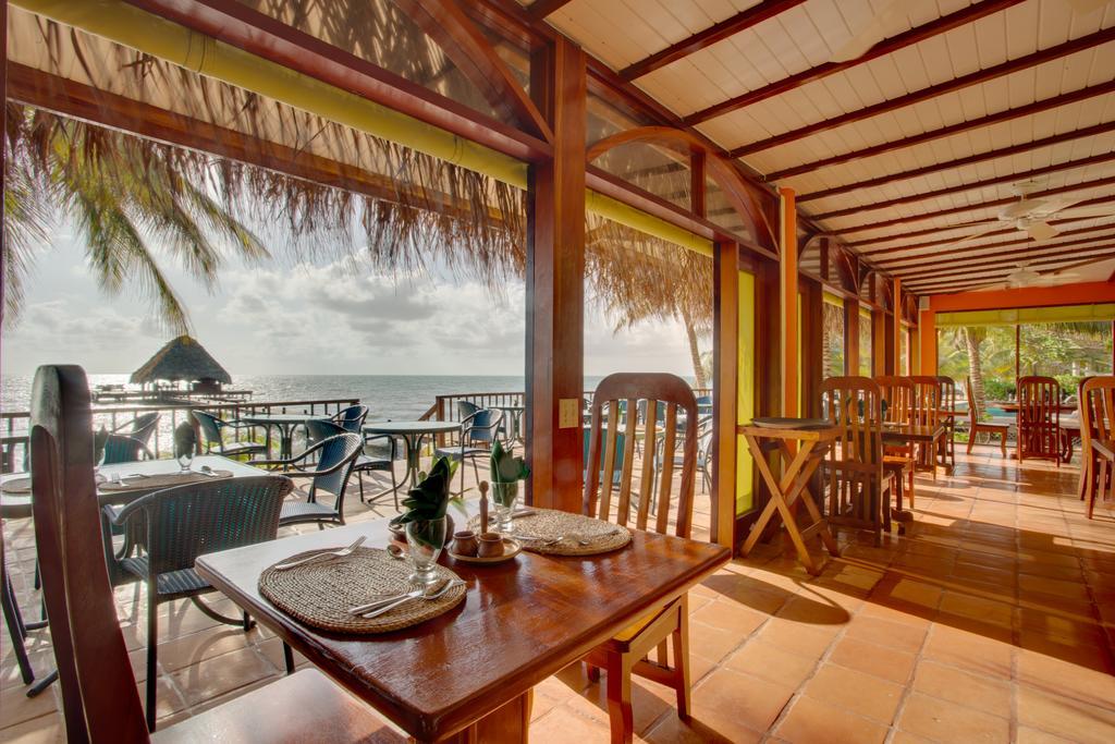 Robert'S Grove Beach Resort Placencia ร้านอาหาร รูปภาพ